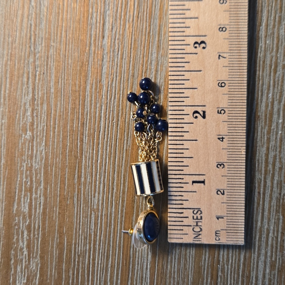 Blue And White Talbot's Pendant & Earrings - Picture 5 of 6